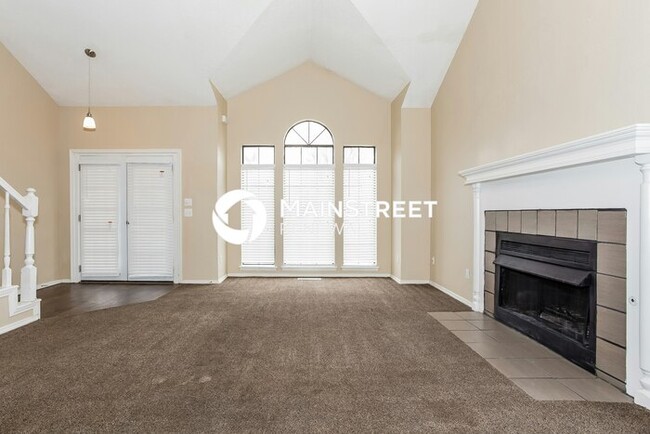 Building Photo - 9313 S Land Ave