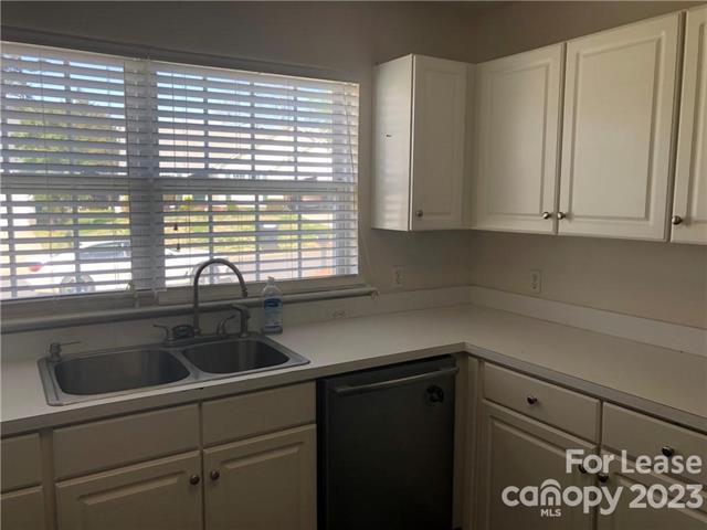 Building Photo - 2113 Mallard Green Pl