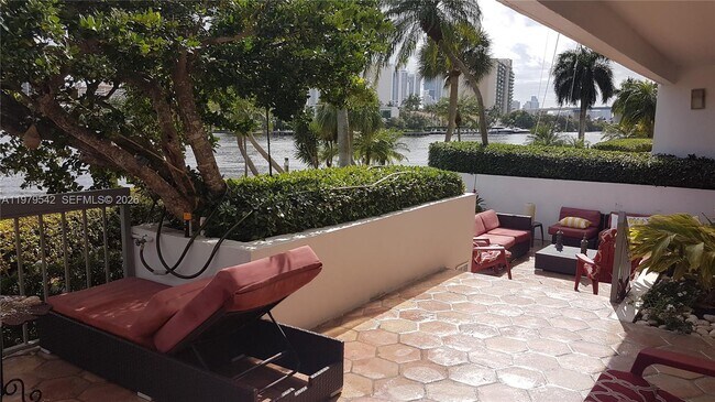 Foto del edificio - 19707 Turnberry Way