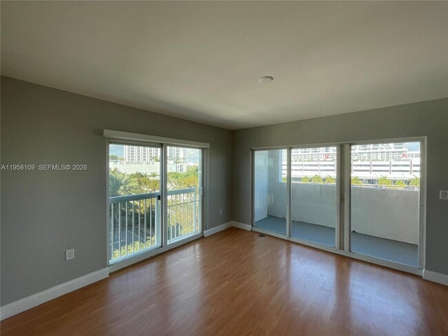 Foto del edificio - 2740 SW 28th Terrace
