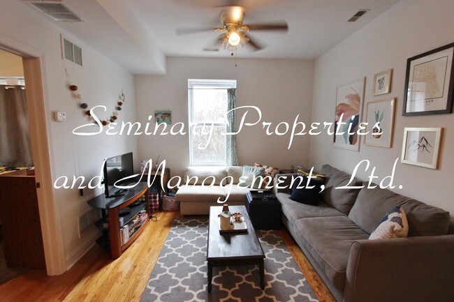 Building Photo - 1052 W Roscoe St