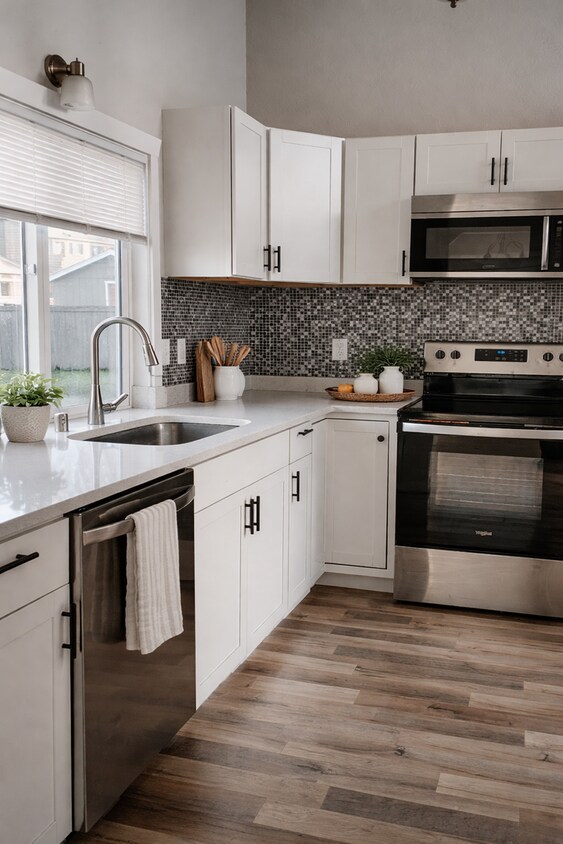 Foto del edificio - ^^^^^^ GREAT House!  Large Yard/Peaceful Neighborhood! ^^^^^^