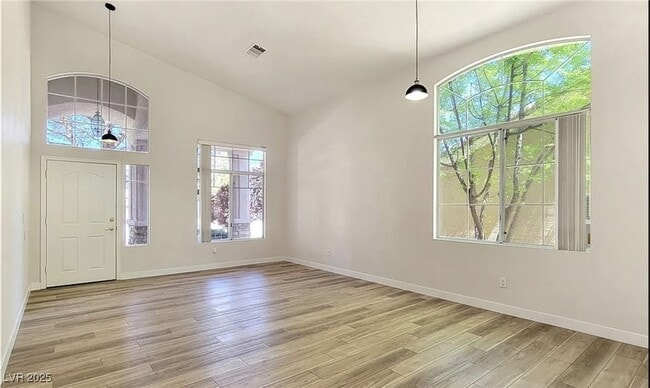 Building Photo - 24 Staghorn St