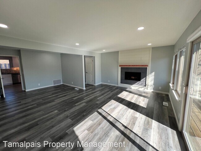 Foto del edificio - 3 br, 2.5 bath House - 17 Columbine Ln