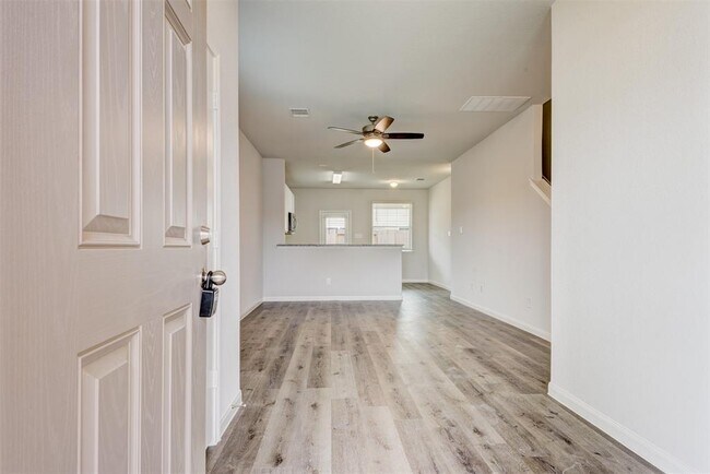 Building Photo - 5011 Blue Jacaranda Way