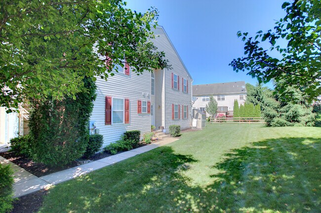 Building Photo - 3673 Clauss Dr