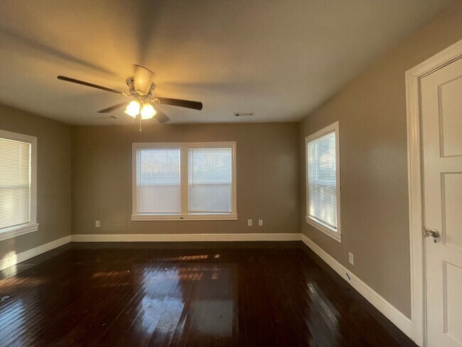 Foto del edificio - Cute 1 Bed, 1 Bath Duplex in Bryan