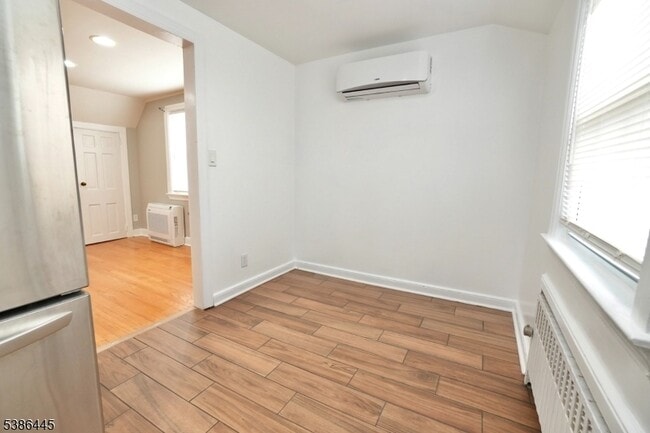 Building Photo - 36 Derwent Ave