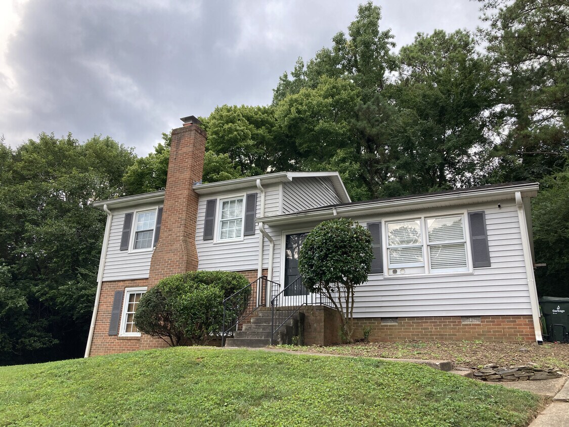Primary Photo - 6305 Dixon Dr