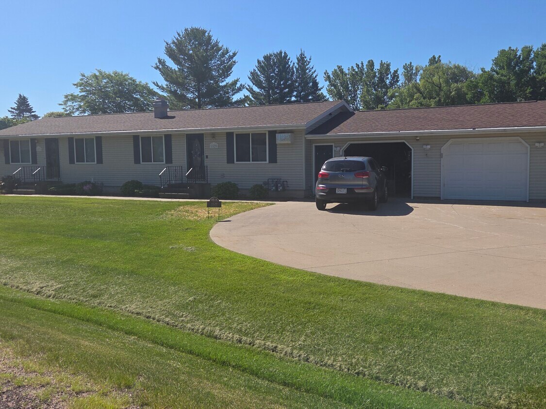 Foto del edificio - 1531 Renee Ln