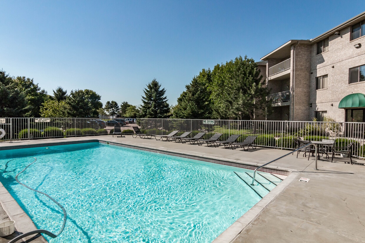 LEXINGTON ESTATES Rentals in Sioux Falls at 5107 S Marion Rd Sioux