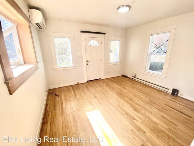 Building Photo - 1 br, 1 bath House - 7334 21st Ave NW