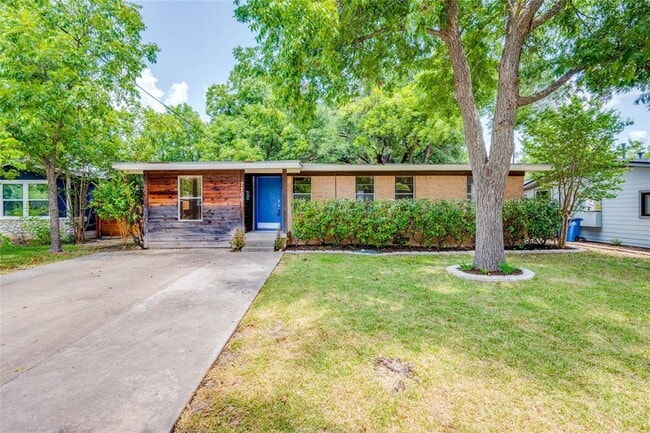 Building Photo - 7709 Woodrow Ave