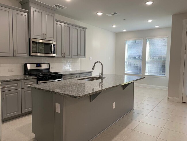 Building Photo - 538 Teton St