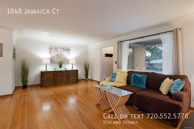 Building Photo - 1048 Jamaica Ct