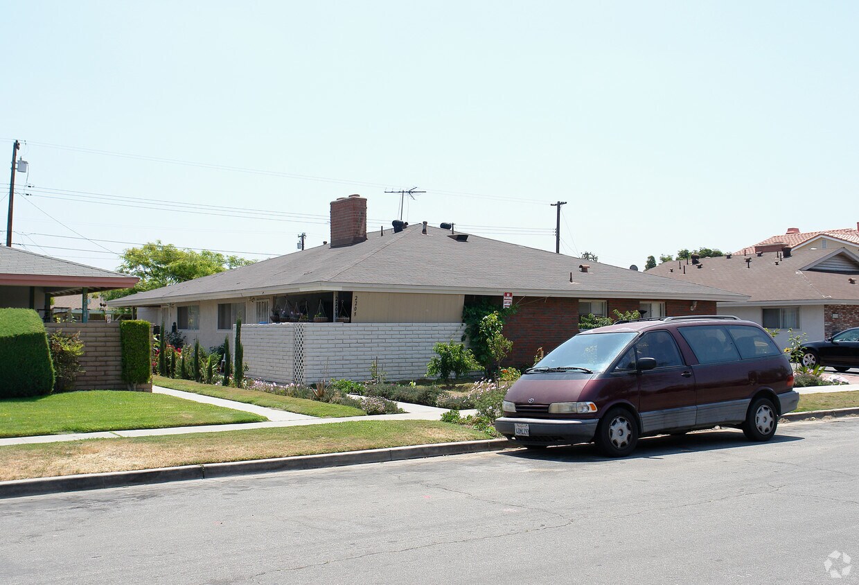 Foto del edificio - 2208 Mountain View Ave