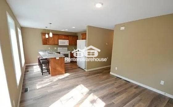 Building Photo - 1305 Flag Ave N