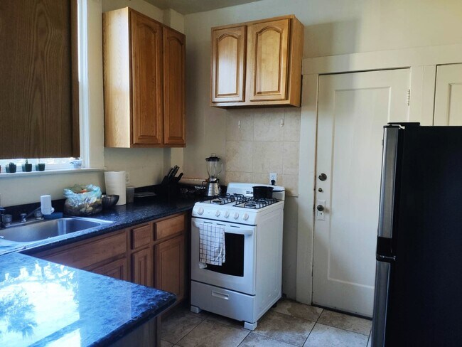 Foto del edificio - 230 Judah St