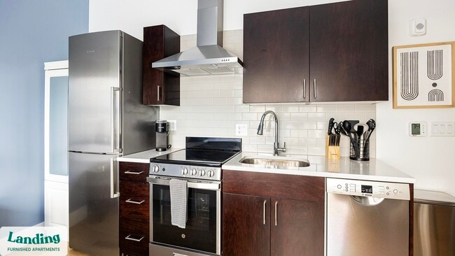 Building Photo - 135 Adams St