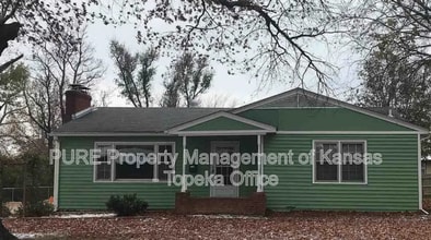 Building Photo - 3520 SW Brendan Ave