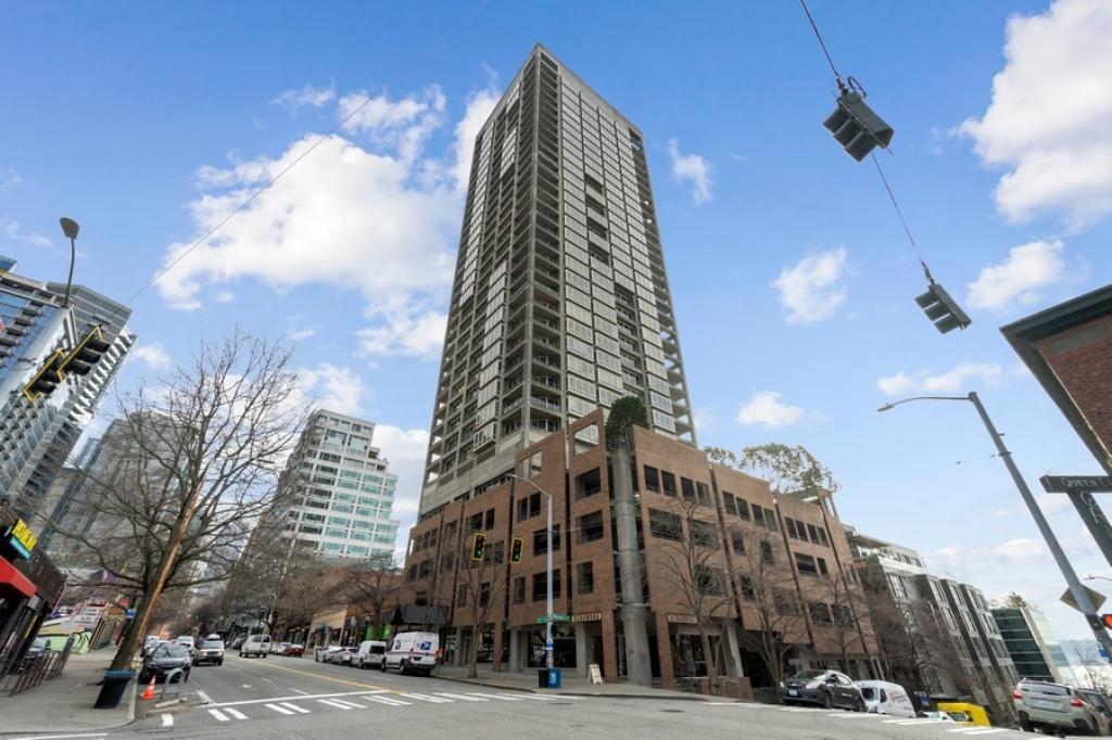 Primary Photo - Continental Place - 1 bedroom