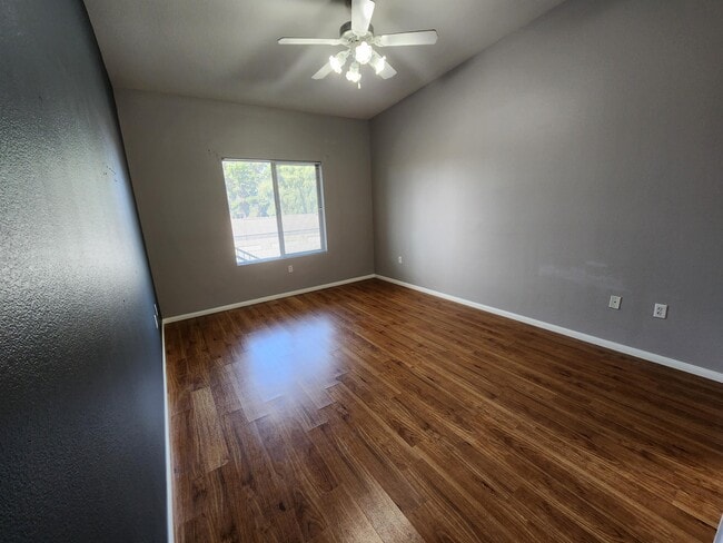 Foto del edificio - 8805 Jeffreys St