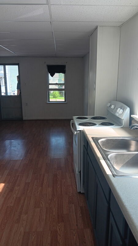 Building Photo - 420 East Ave