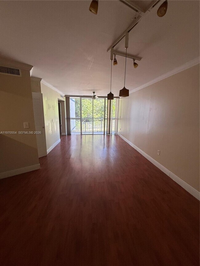 Foto del edificio - 7165 NW 186th St