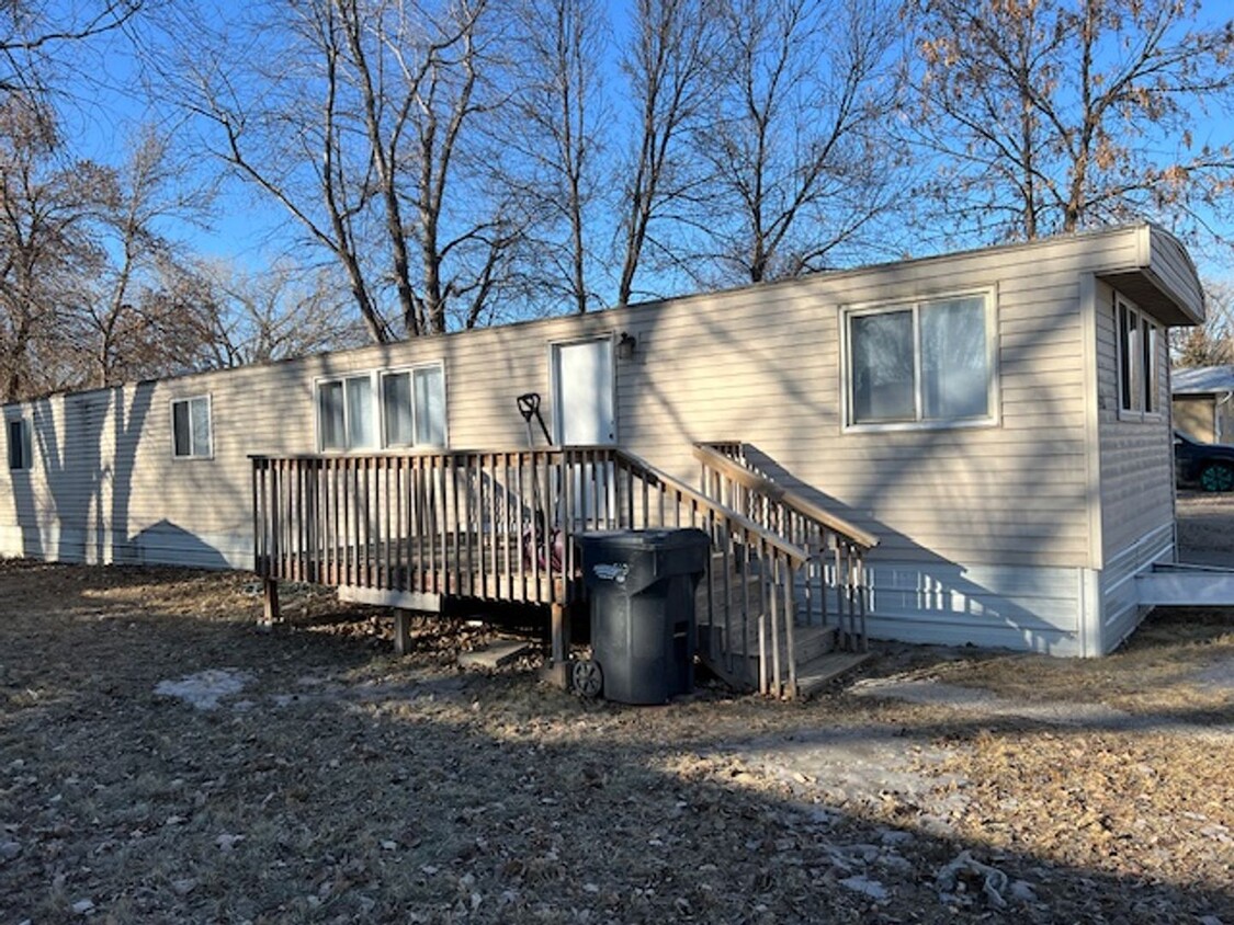 Primary Photo - 2-bedroom, 1 bathroom conveniently located...