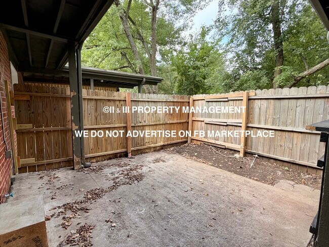 Foto del edificio - 8327 Grandview Ln