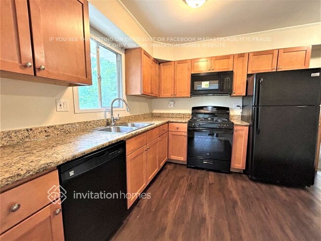 Building Photo - 113 Nashua St