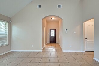 Building Photo - 6402 Black Bamboo Ln