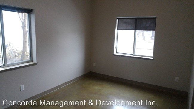 Building Photo - 444 N 27th St