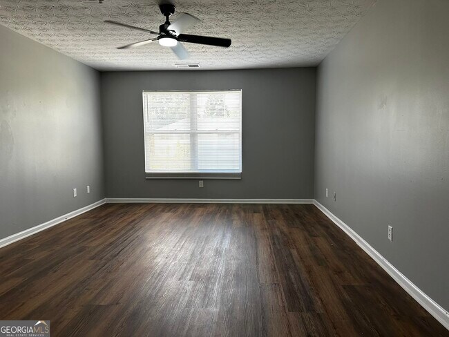 Building Photo - 9302 Fairington Ridge Cir