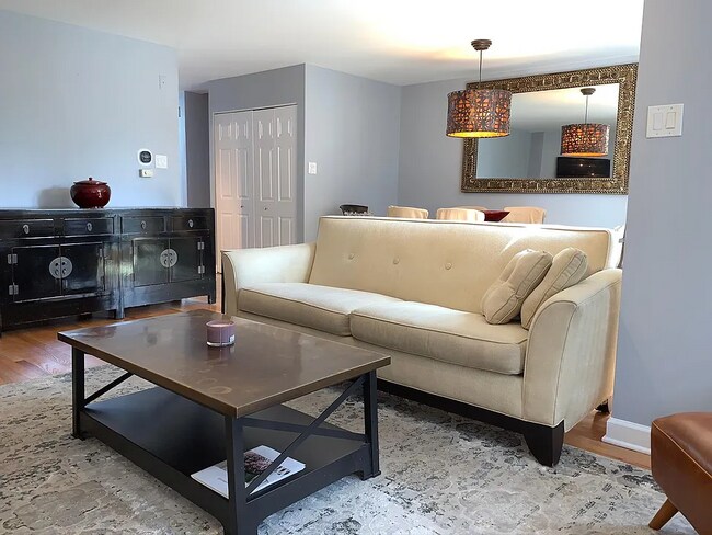 Foto del edificio - 3 bedroom in Chicago IL 60614