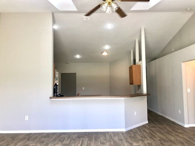 Building Photo - Wonderful 3/2 home in ORLANDO - GOLF COURS...