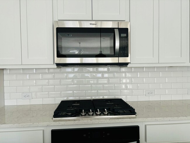 Building Photo - BRAND NEW HOUSE  - 3 BED , 3 BATH