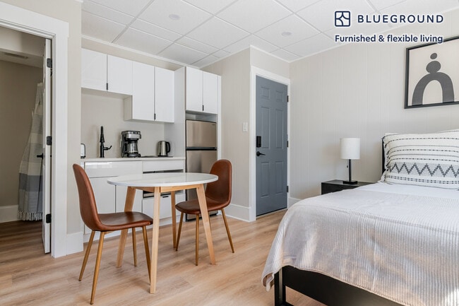 Building Photo - 142 Dorchester St