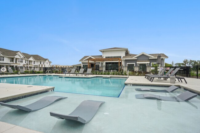 Seasons at Franklin Resort Style Pool - Seasons at Franklin