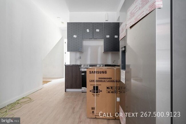 Building Photo - 1306 N Front St