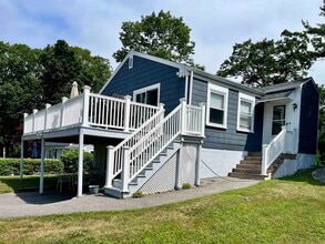 Building Photo - 15 Manor Dr