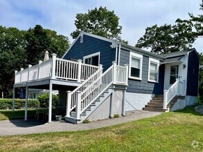 Building Photo - 15 Manor Dr