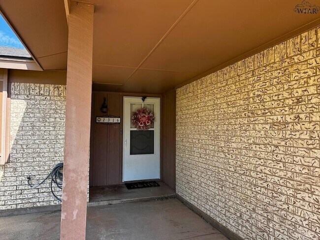 Foto del edificio - 2316 Perrin Dr