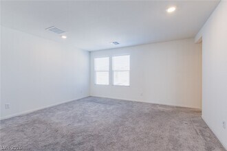 Building Photo - 9858 W Meranto Ave