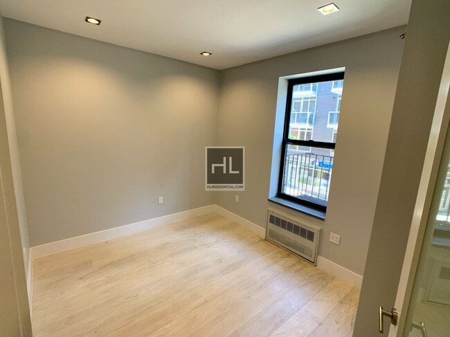 Building Photo - NO FEE Four Bed on Lower East Side! Won't ...