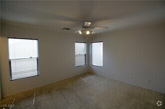 Building Photo - 540 Taunton St
