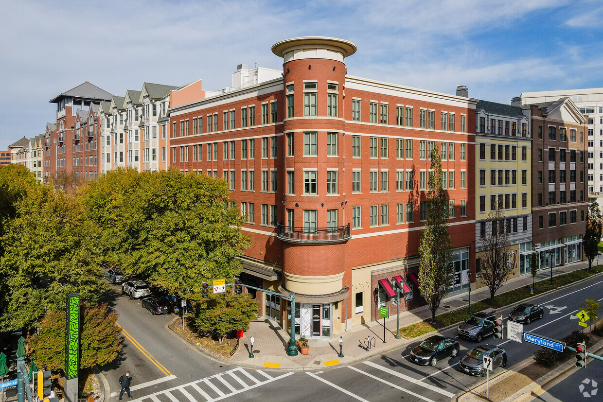 Primary Photo - Palladian at Rockville Town Square