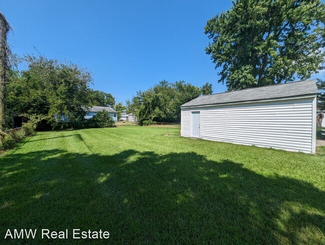 Building Photo - 4 br, 2 bath House - 15 Janet Drive