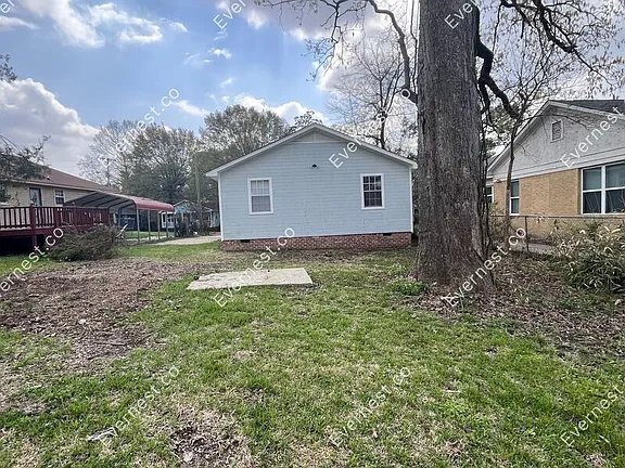 Foto del edificio - 320 McTyere Ave