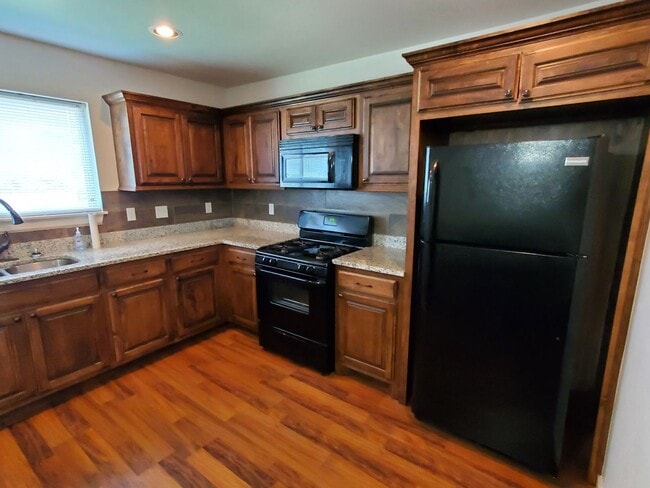 Building Photo - 37 W Thatcher St